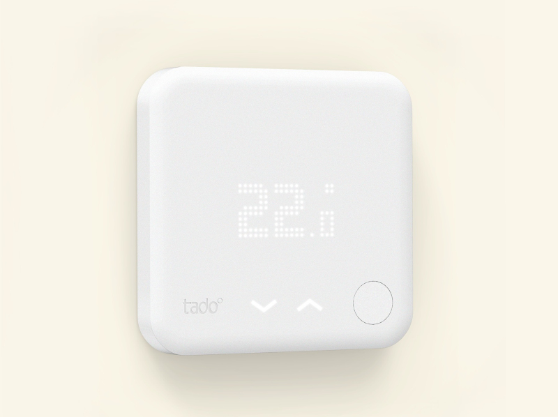 Gb Tado0 Smart Thermostat Front Angle 00001.jpg